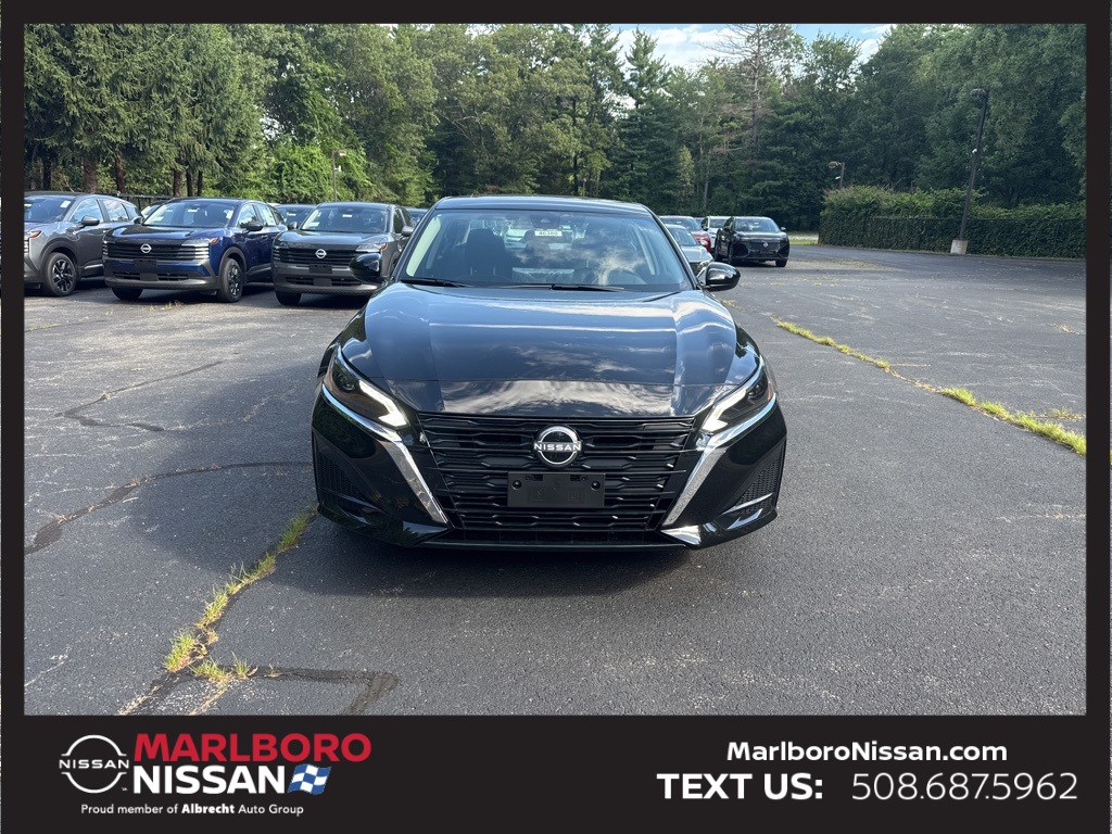 2025 Nissan Altima SV photo 2