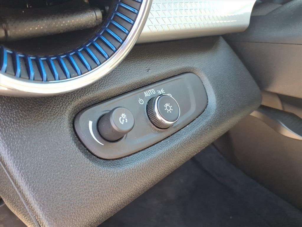 2024 Chevrolet Trax LT photo 3