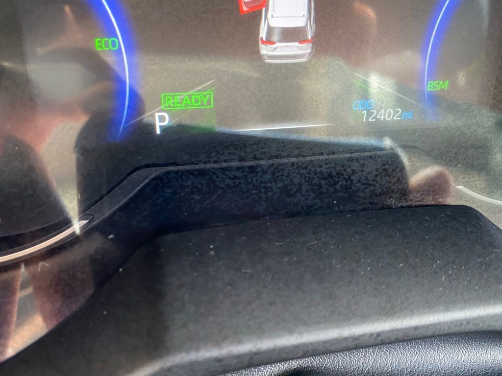 2025 Toyota RAV4 Hybrid XLE photo 4