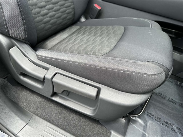 2025 Nissan Pathfinder SV photo 9