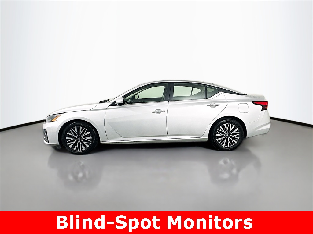 2023 Nissan Altima 2.5 SV photo 6