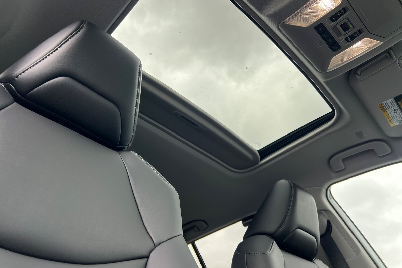 2025 Toyota RAV4 XLE Premium photo 16