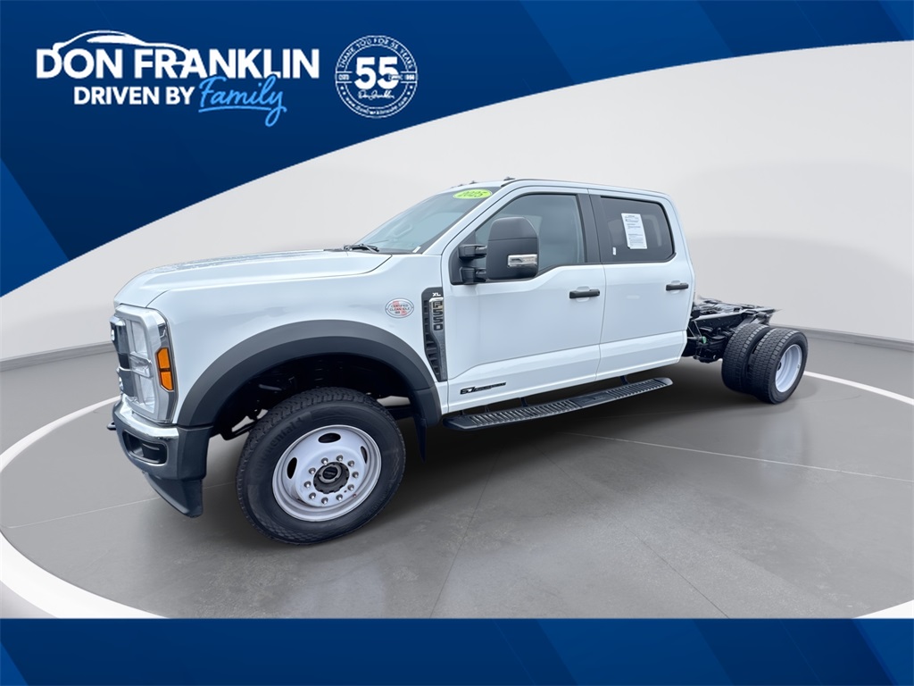 2025 Ford F-550 Super Duty Chassis Cab XL's photo