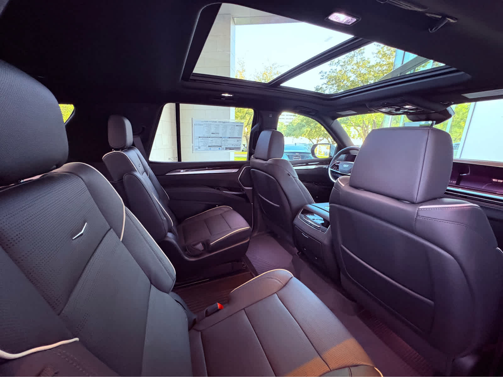 2025 Cadillac Escalade Premium Luxury photo 21