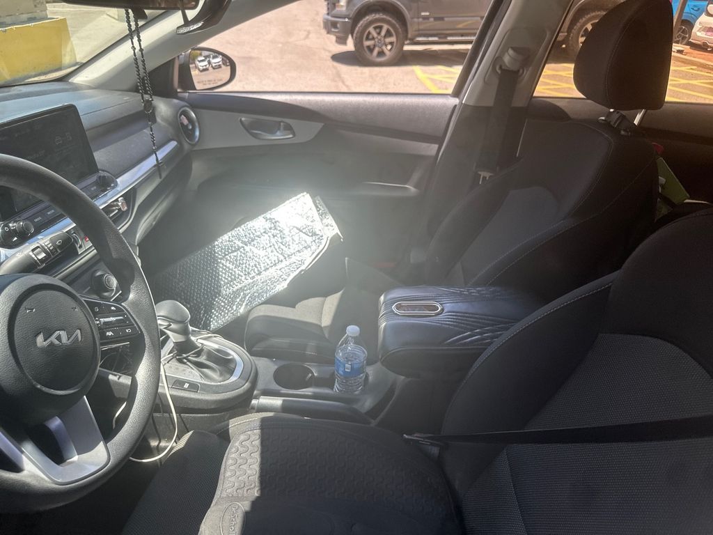 2023 Kia Forte LX photo 19