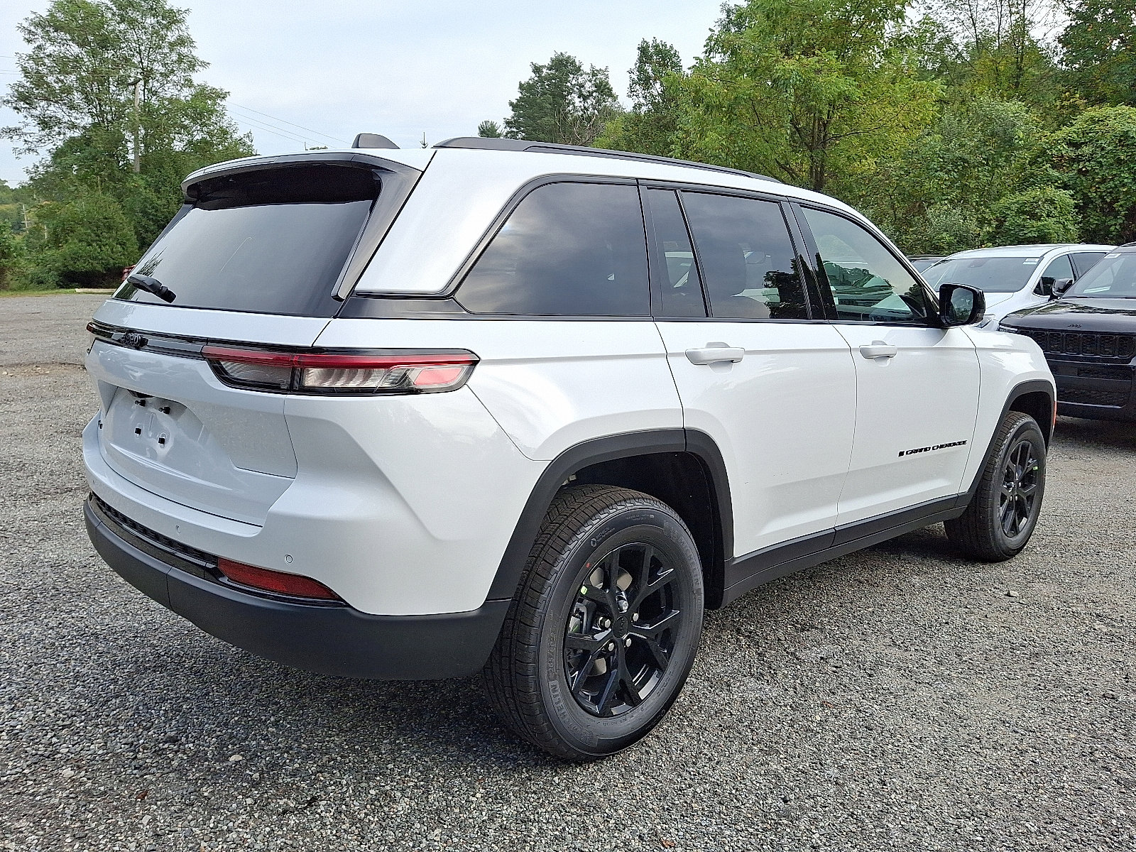 2025 Jeep Grand Cherokee Altitude X photo 2