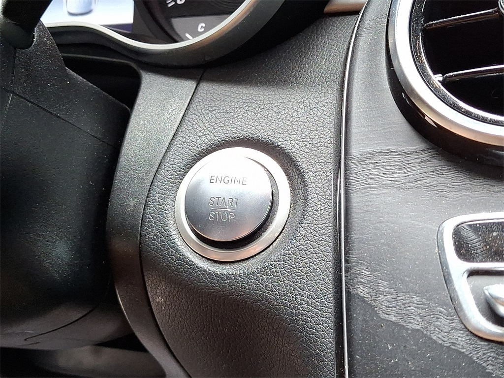 2019 Mercedes Benz GLC 300 4MATIC photo 23