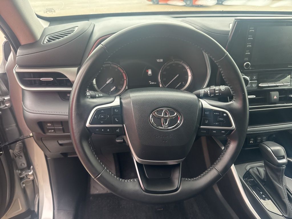 2022 Toyota Highlander XLE photo 10