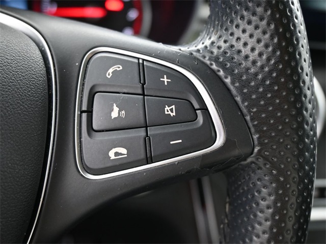 2017 Mercedes Benz GLC 300 photo 2