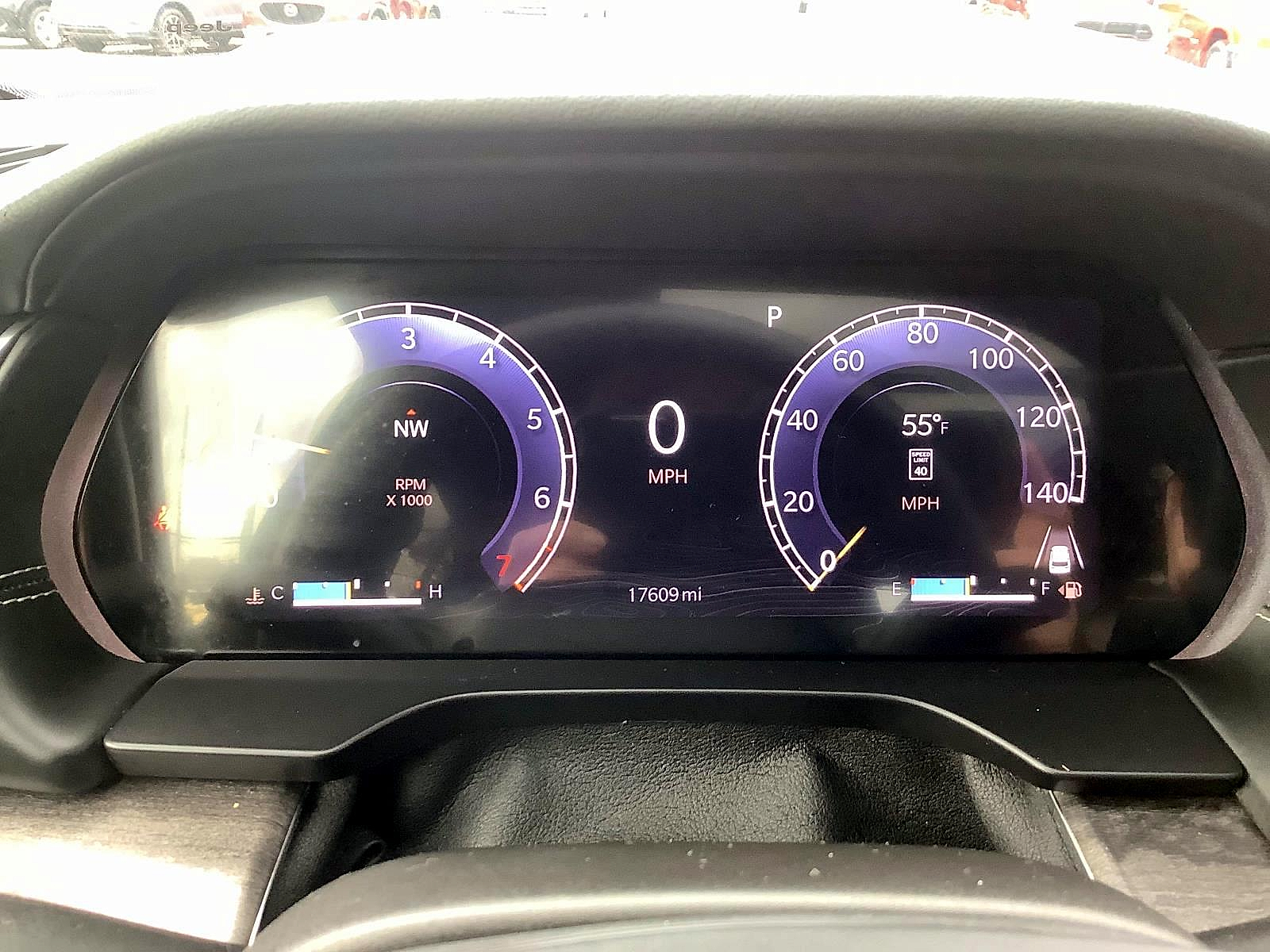 2023 Jeep Grand Cherokee Overland photo 2