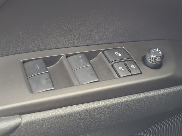 2023 Toyota Camry LE photo 19