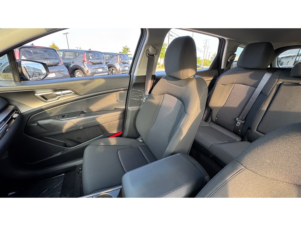 2026 Kia Sportage Hybrid LX photo 7