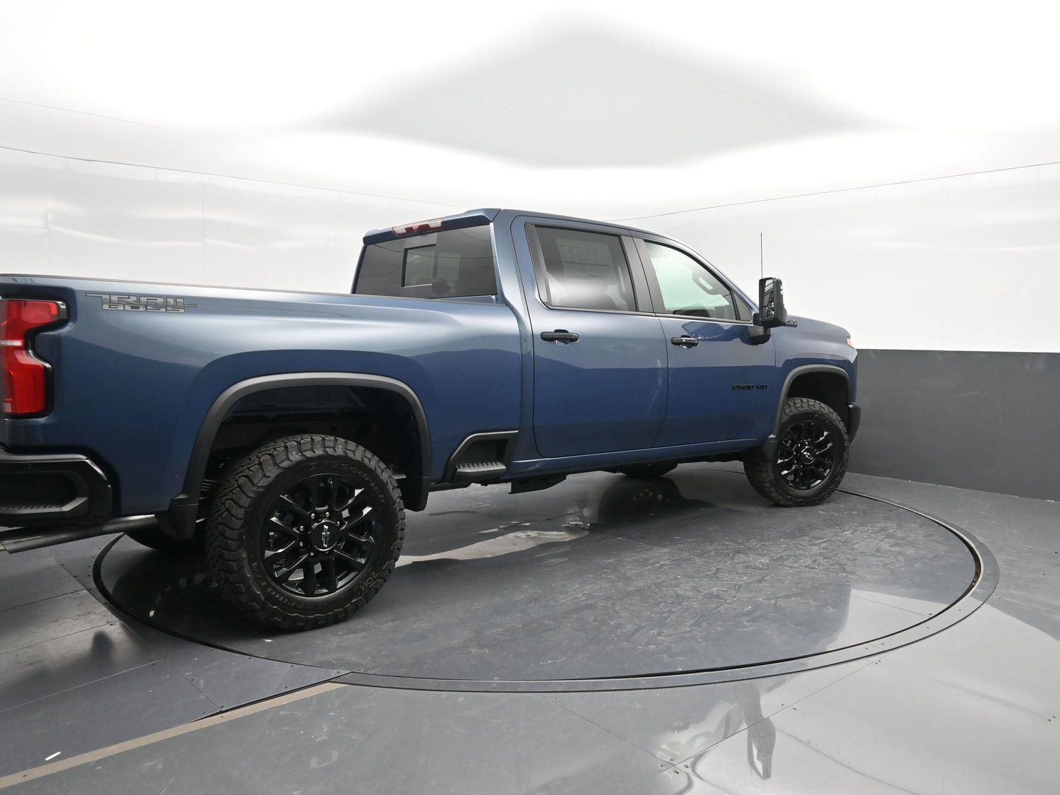 2026 Chevrolet Silverado 2500HD LT photo 2