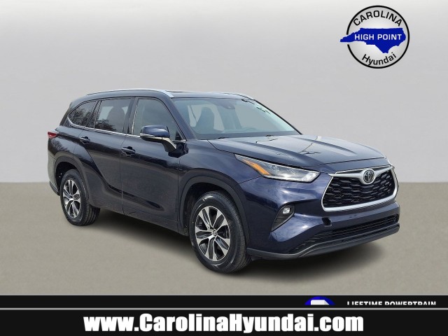 Pre-Owned 2021 Toyota Highlander XLE FWD Sport Utility