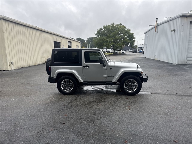 2011 Jeep Wrangler Sahara photo 4