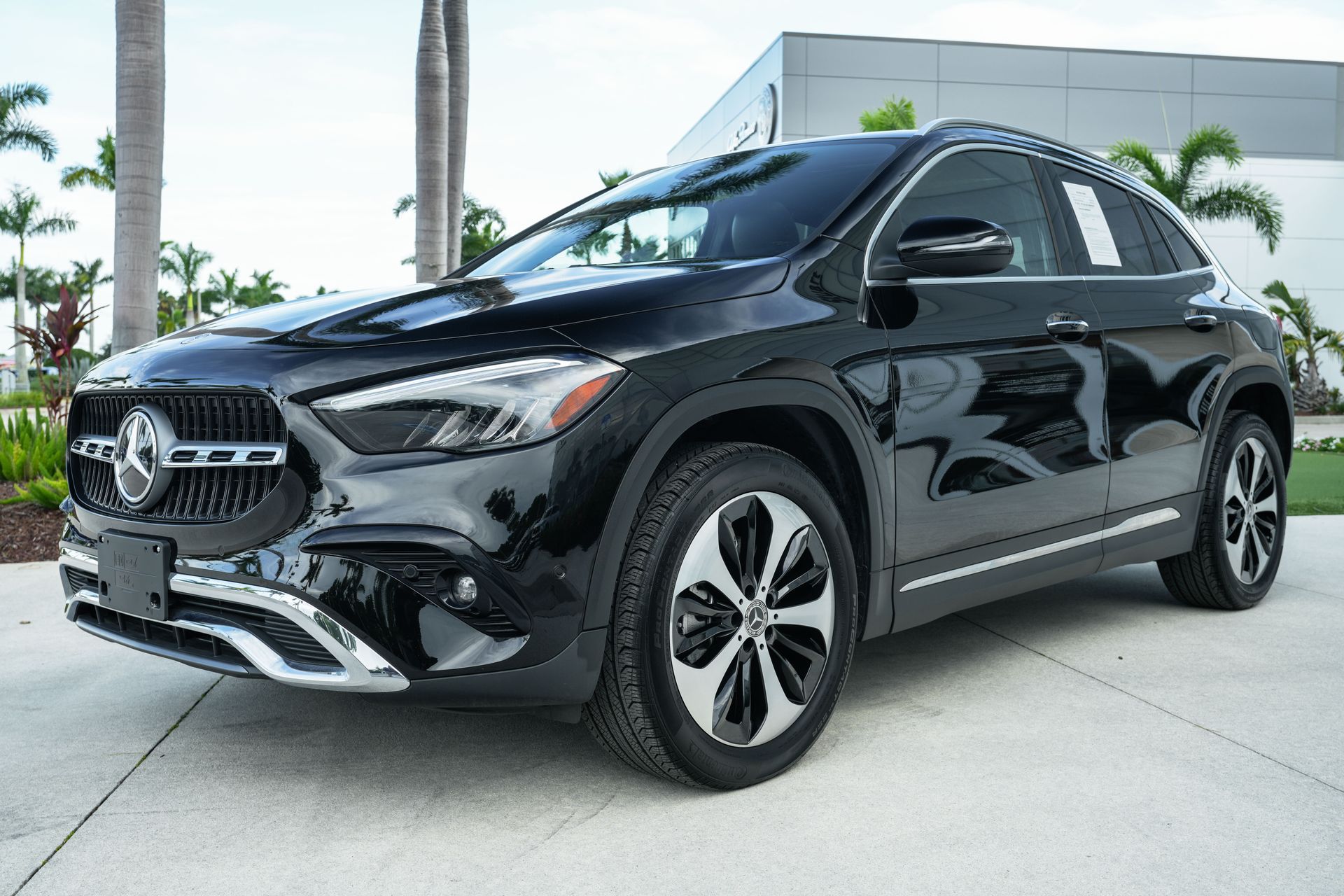 2025 Mercedes Benz GLA 250 4MATIC photo 4
