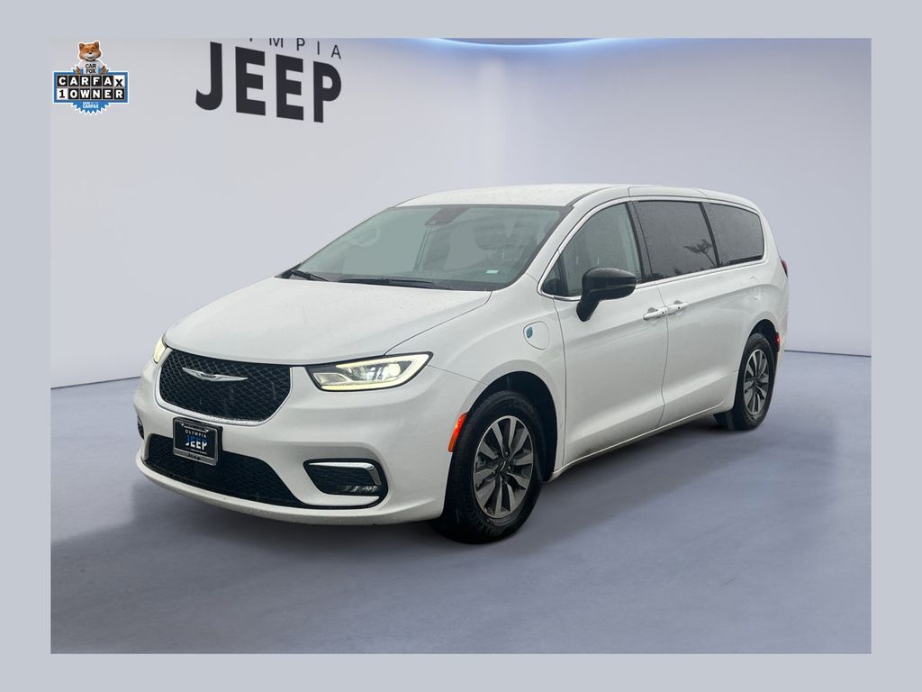 2024 Chrysler Pacifica PHEV Select