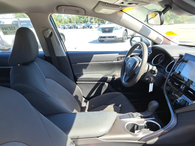 2023 Toyota Camry LE photo 5