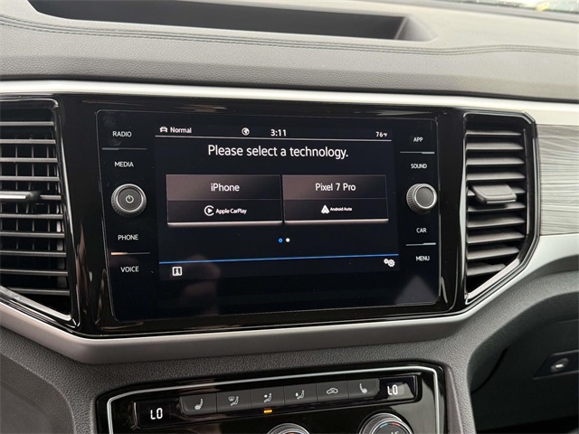 2022 Volkswagen Atlas Cross Sport V6 SE Technology photo 18