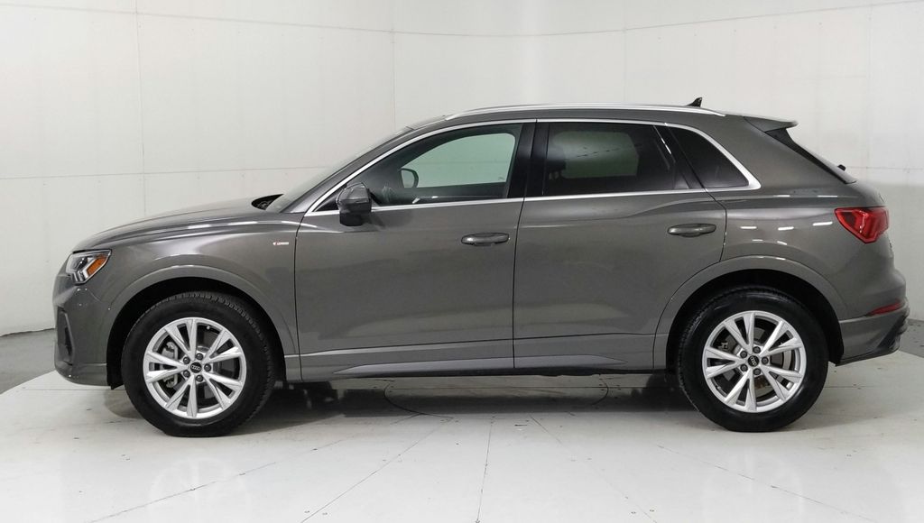 2022 Audi Q3 S line Premium Plus photo 2