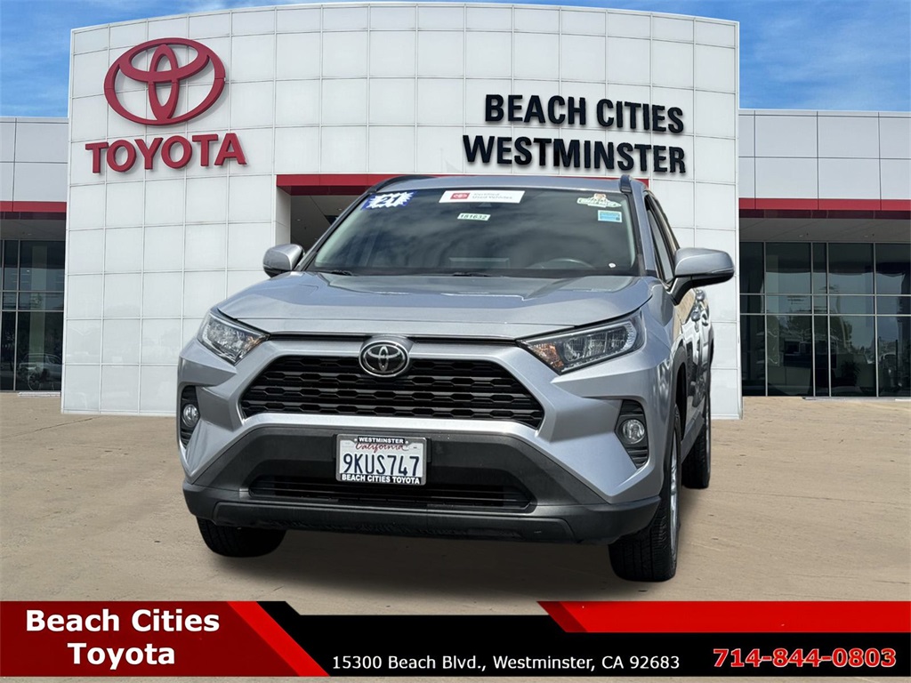 2021 Toyota RAV4 XLE photo 5