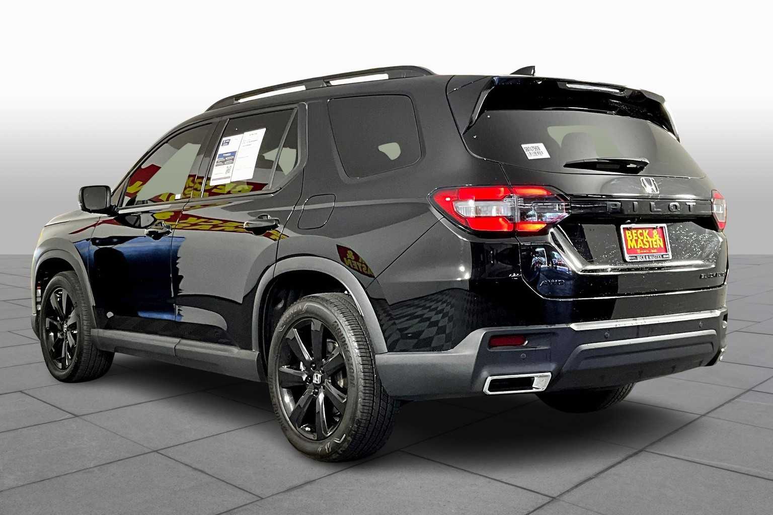 2025 Honda Pilot Black Edition photo 9