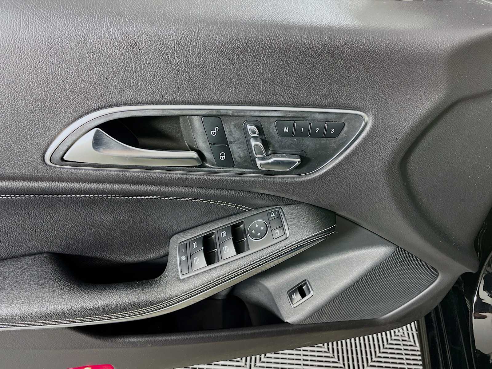 2018 Mercedes Benz CLA 250 4MATIC photo 15