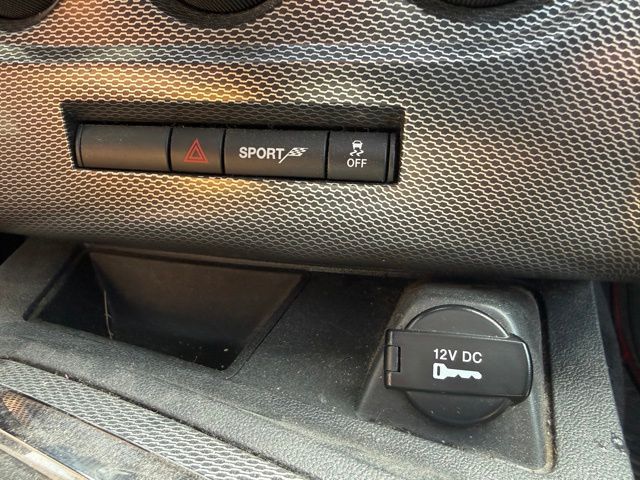 2014 Dodge Challenger R/T photo 19