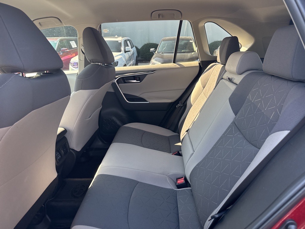 2023 Toyota RAV4 XLE photo 10