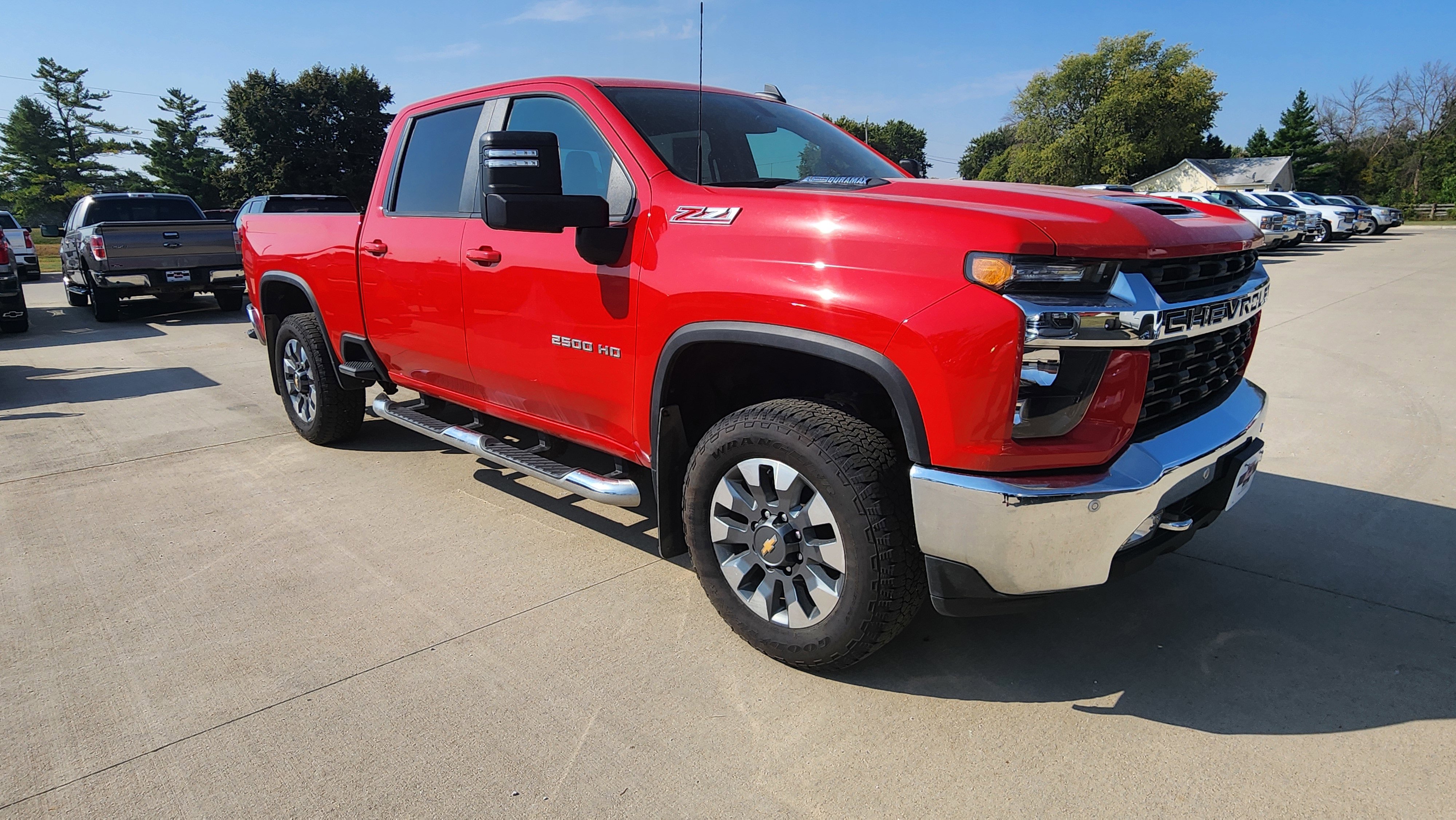 2023 Chevrolet Silverado 2500HD LT photo 3
