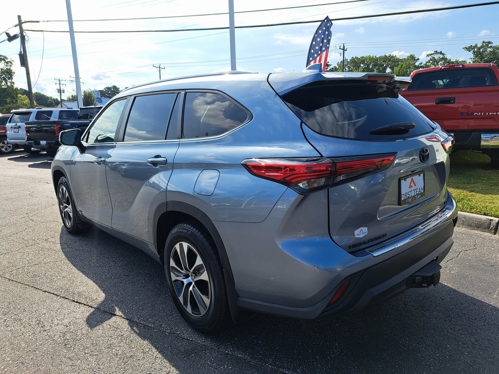 2023 Toyota Highlander Hybrid XLE photo 9