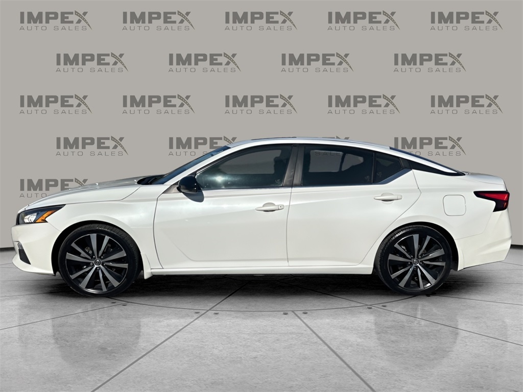 2021 Nissan Altima 2.5 SR photo 2