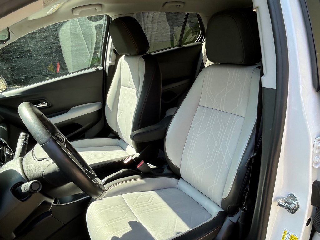 2022 Chevrolet Trax LT photo 18