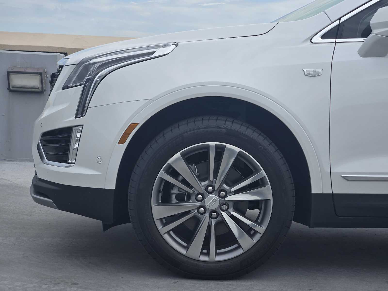 2025 Cadillac XT5 Premium Luxury photo 4