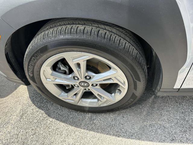 2022 Hyundai Kona SEL photo 3