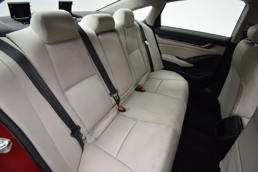 2018 Honda Accord LX photo 15