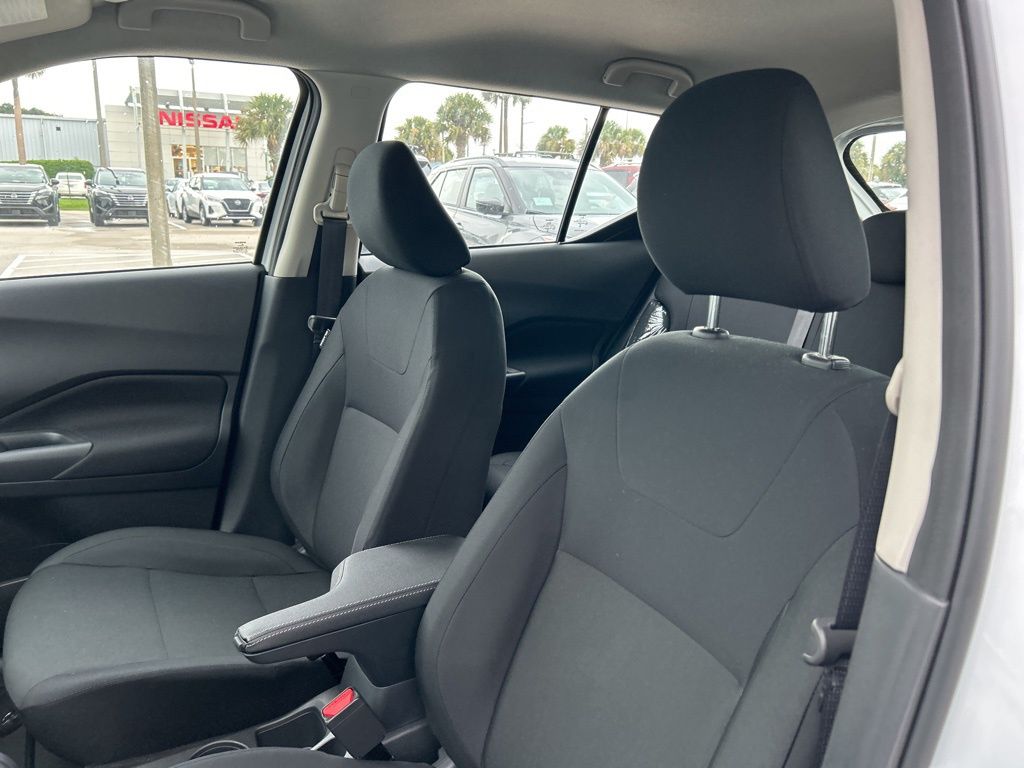 2024 Nissan Kicks S photo 14