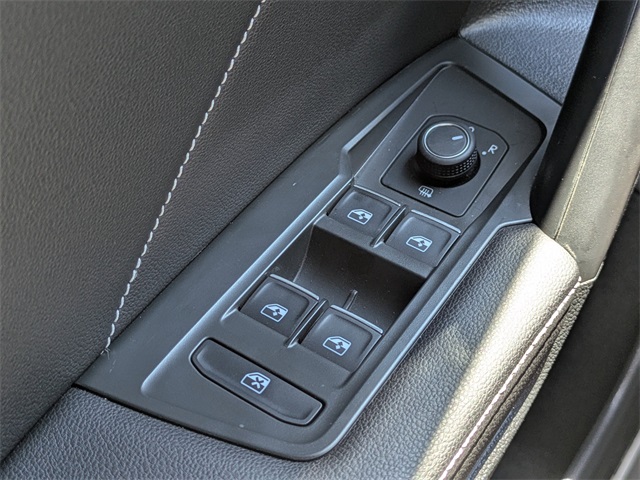 2024 Volkswagen Tiguan SE R-Line Black photo 26