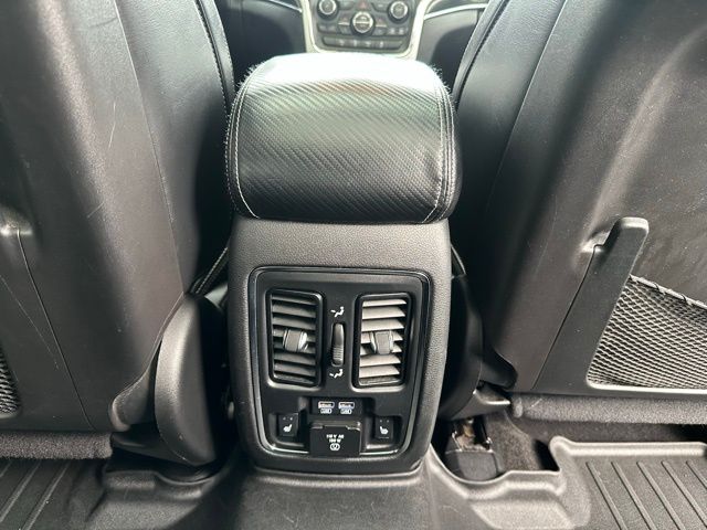2015 Jeep Grand Cherokee SRT8 photo 35