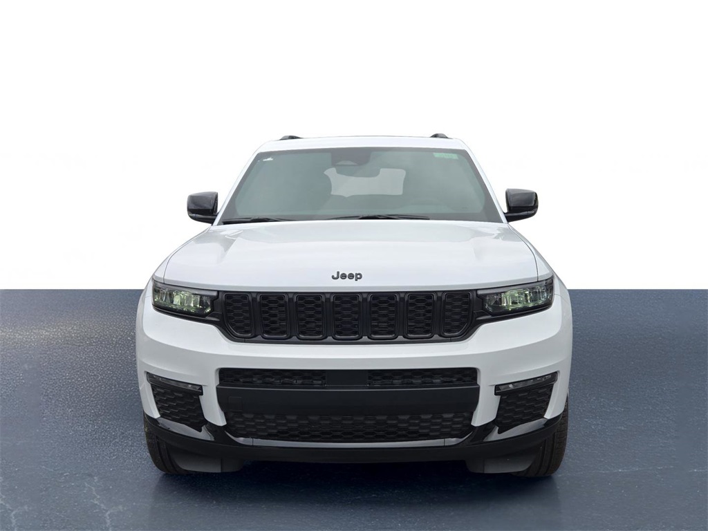 2025 Jeep Grand Cherokee Limited photo 3