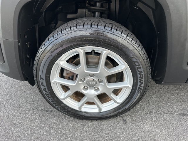 2021 Jeep Renegade Latitude photo 28
