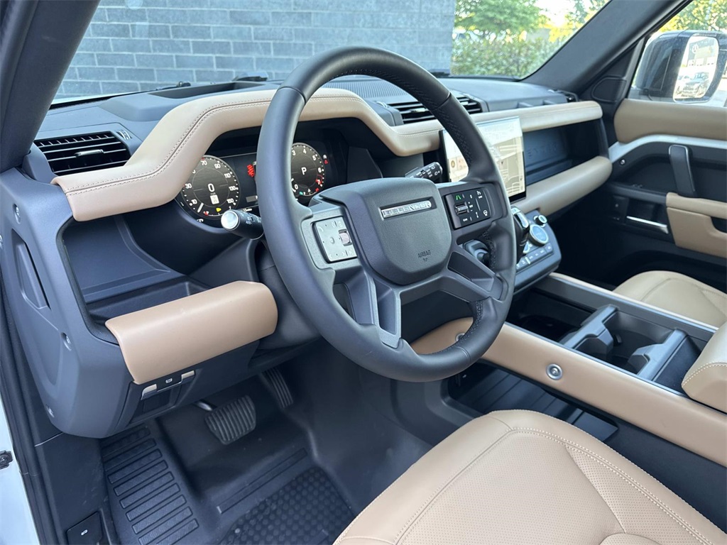 2025 Land Rover Defender 130 S photo 20