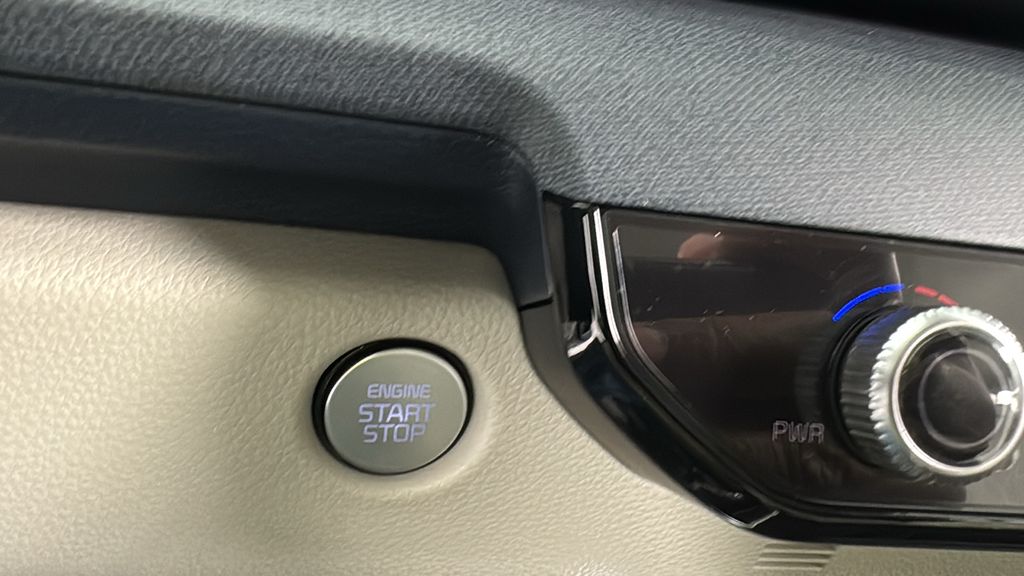 2026 Kia Carnival EX photo 24