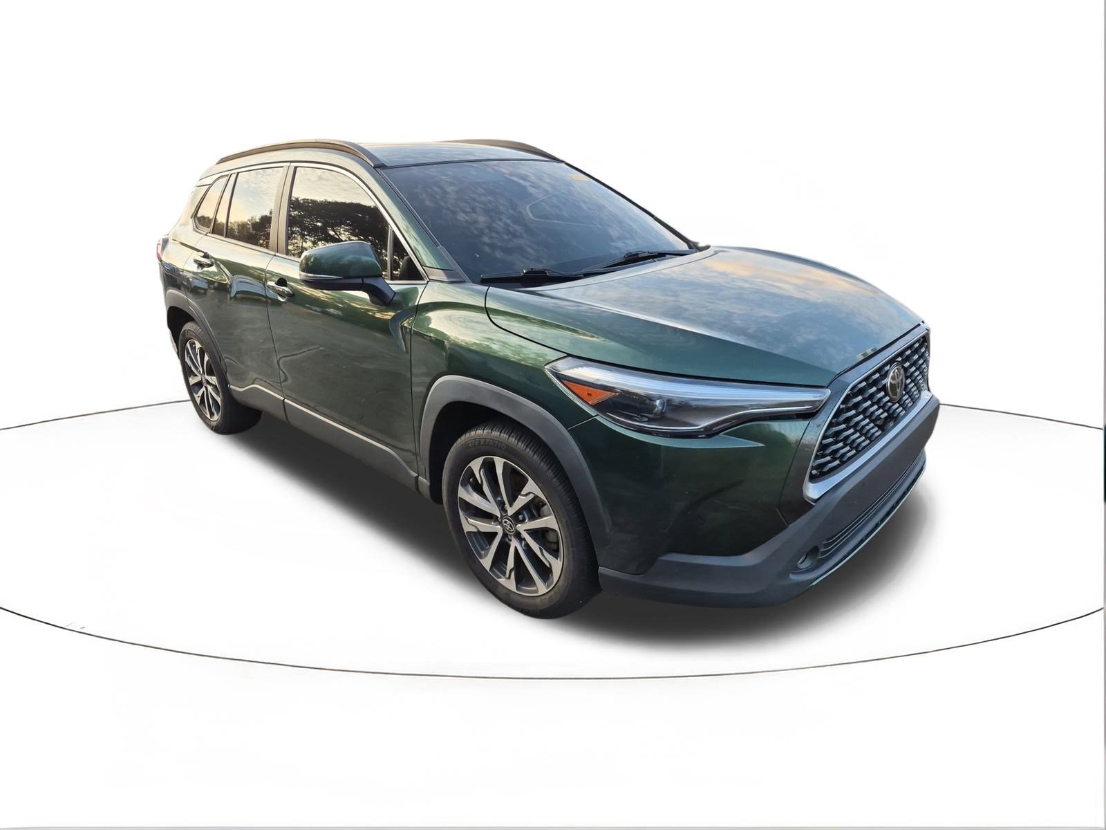 2022 Toyota Corolla Cross XLE's photo