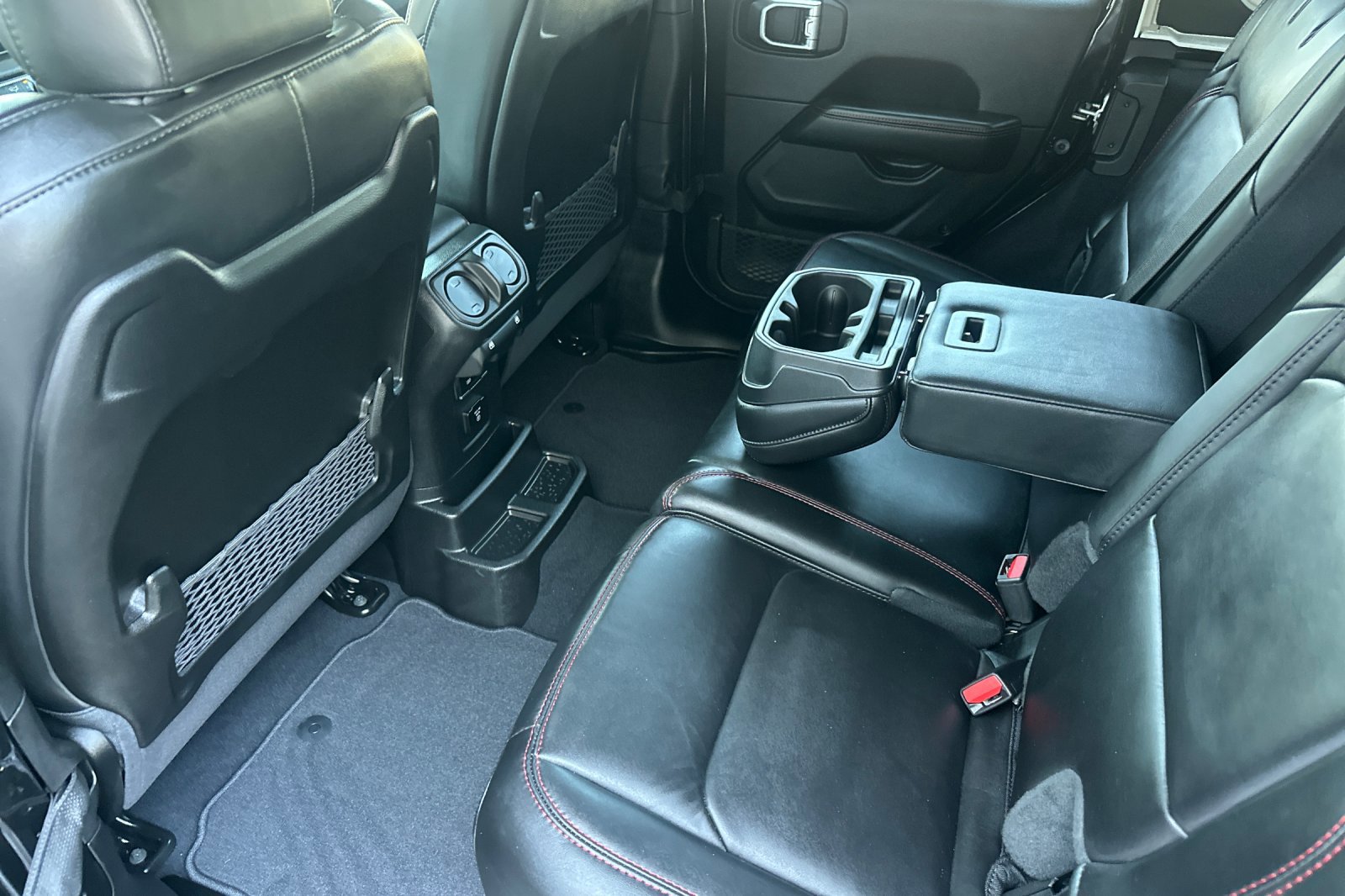 2025 Jeep Wrangler Rubicon photo 12