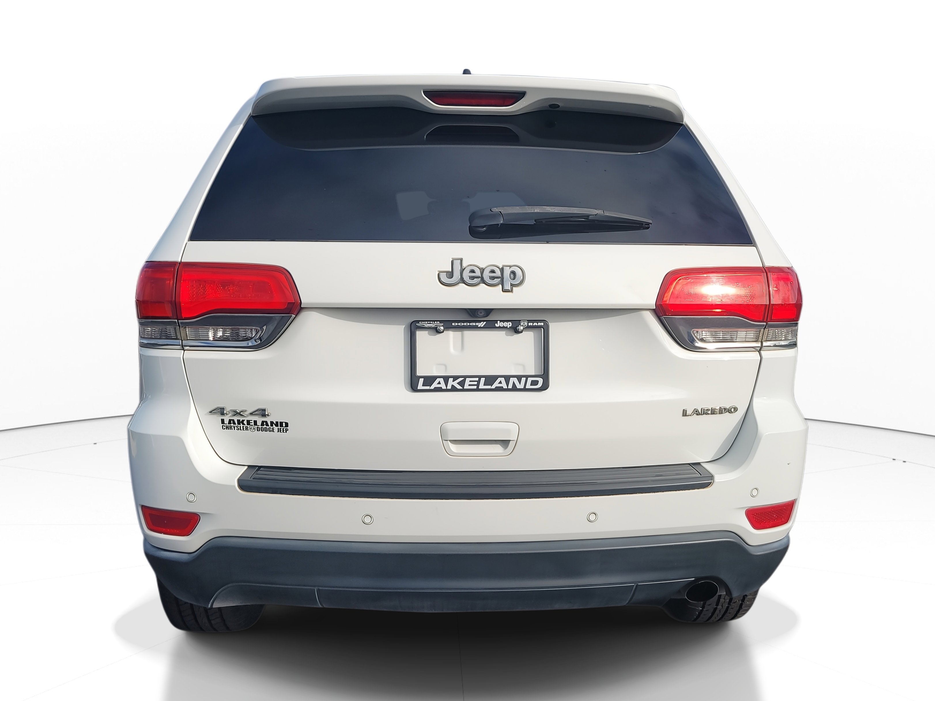 2019 Jeep Grand Cherokee Laredo E photo 2