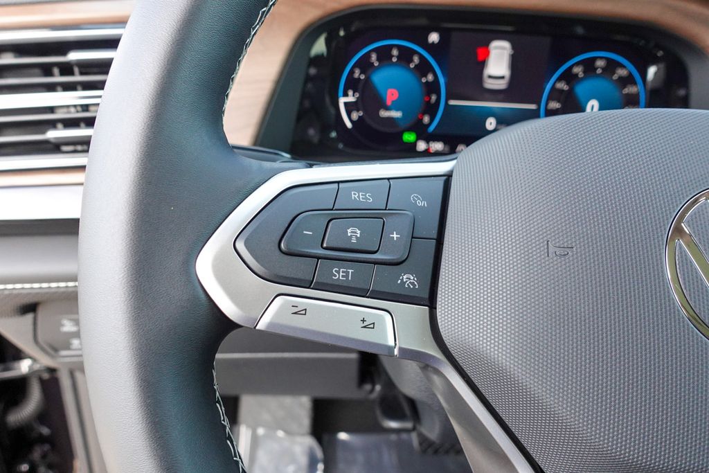 2026 Volkswagen Atlas SE Technology photo 18