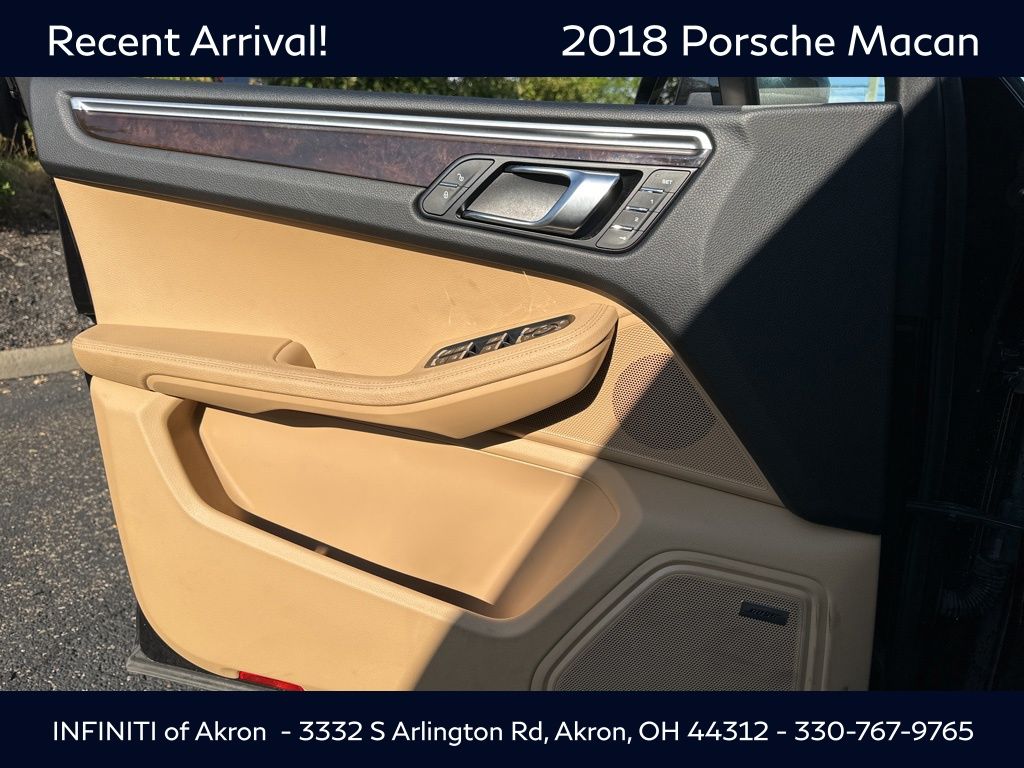 2018 Porsche Macan S photo 2