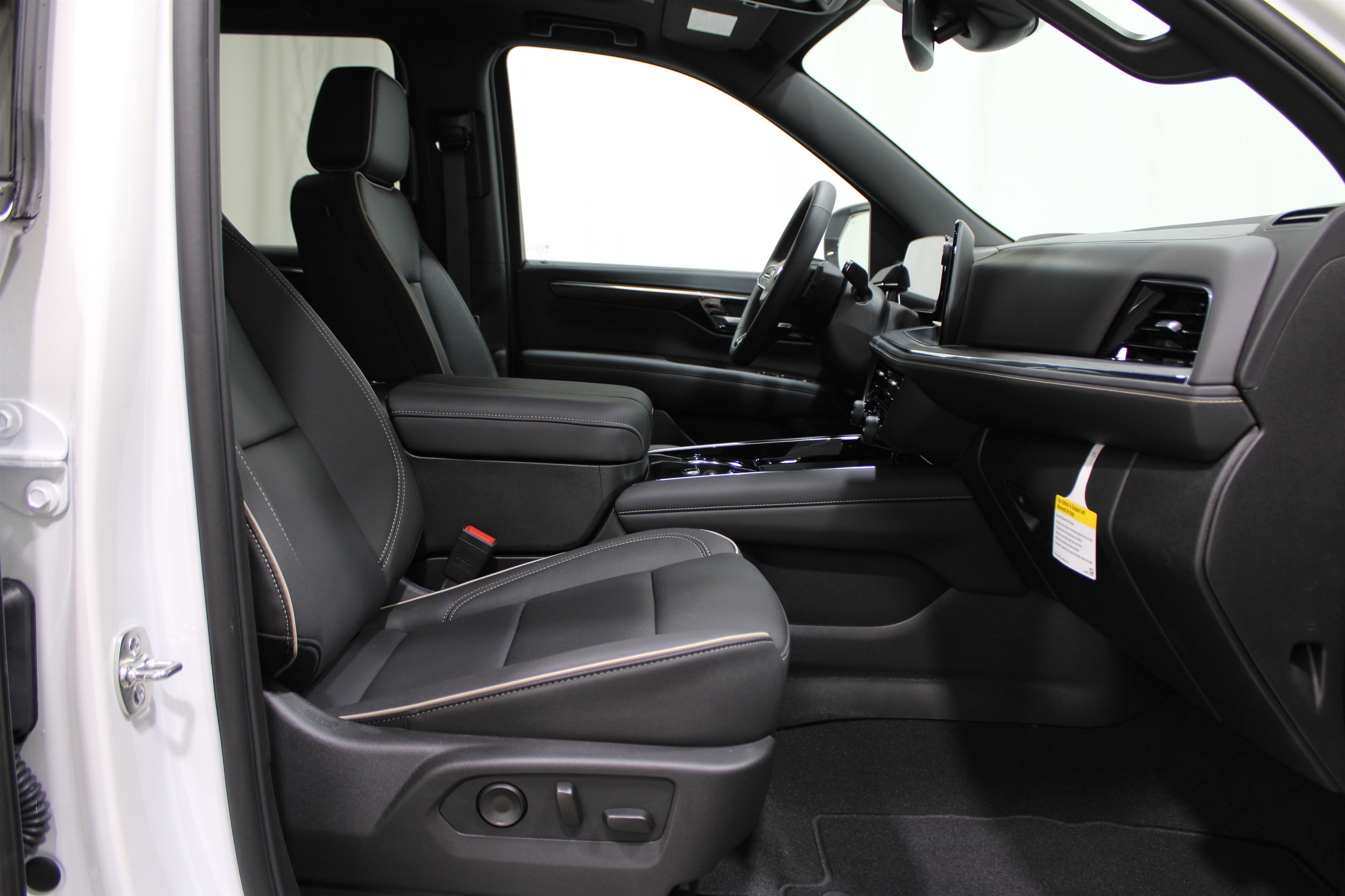 2025 Chevrolet Tahoe Premier photo 17