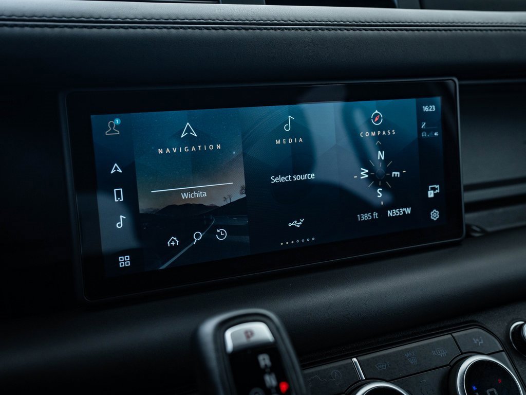 2021 Land Rover Defender 110 X-Dynamic HSE photo 29